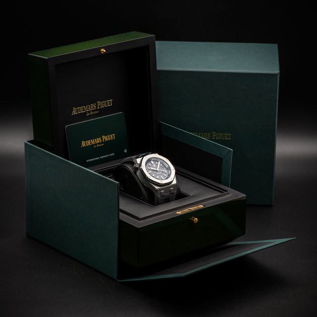 Audemars Piguet Royal Oak Offshore 15720ST.OO.A009CA.01 Image 7